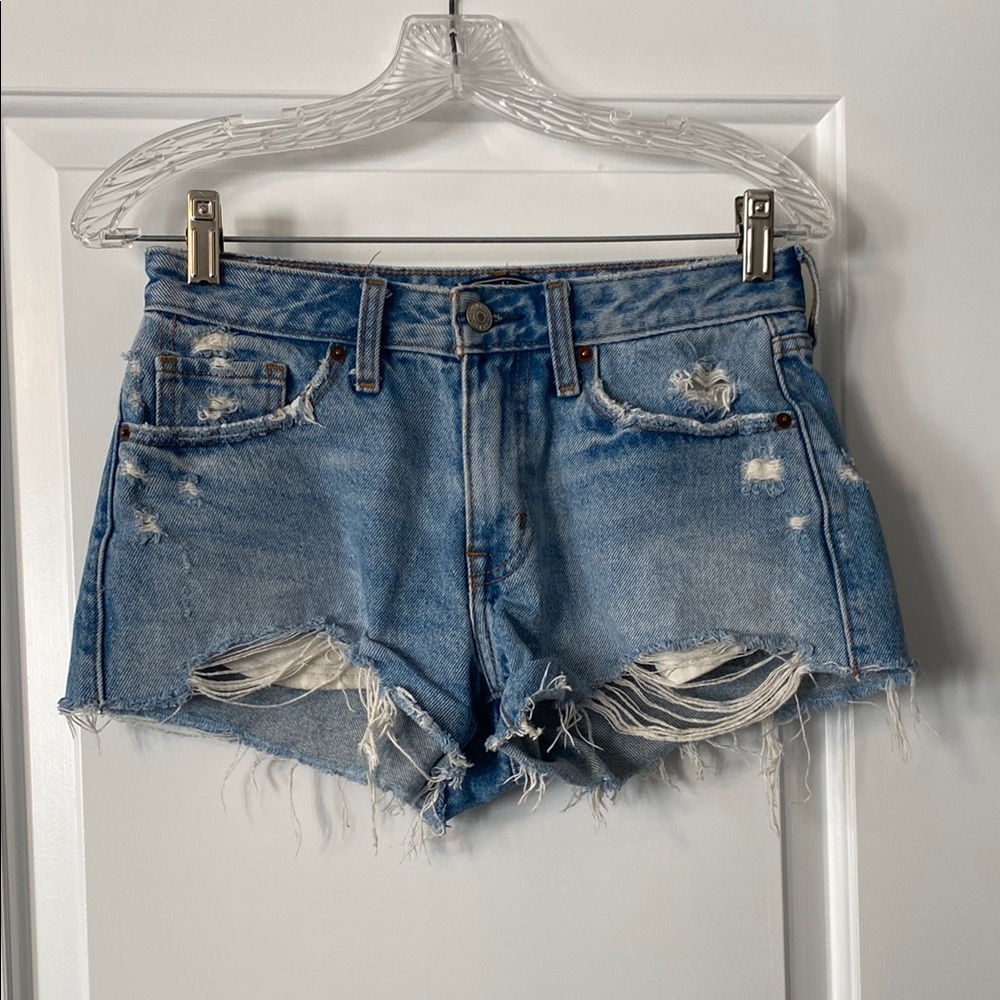 Abercrombie & Fitch Low Rise Distressed Denim Jean Shorts Light Blue Size 0/25”